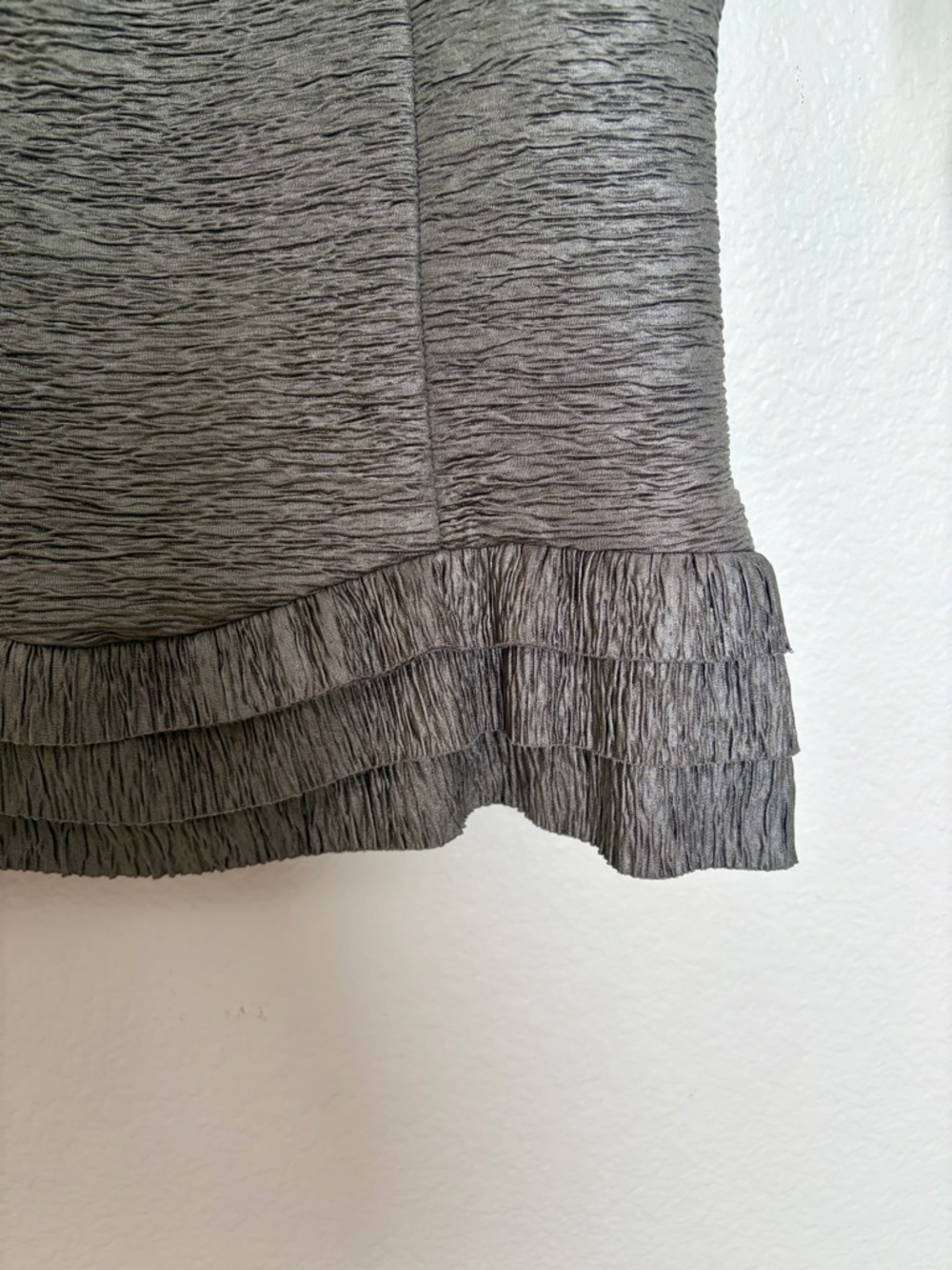 Gray Ruffle Y2K Hem Cami Top - Picture 4 of 7